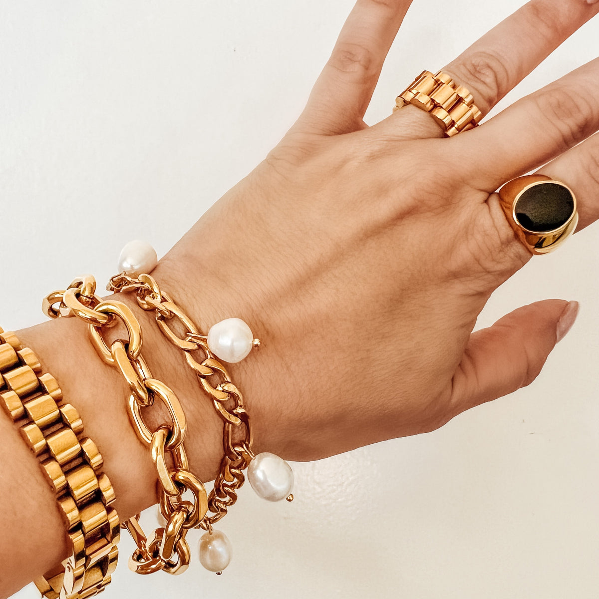 THE TIMELESS ELEGANCE OF PEARLS