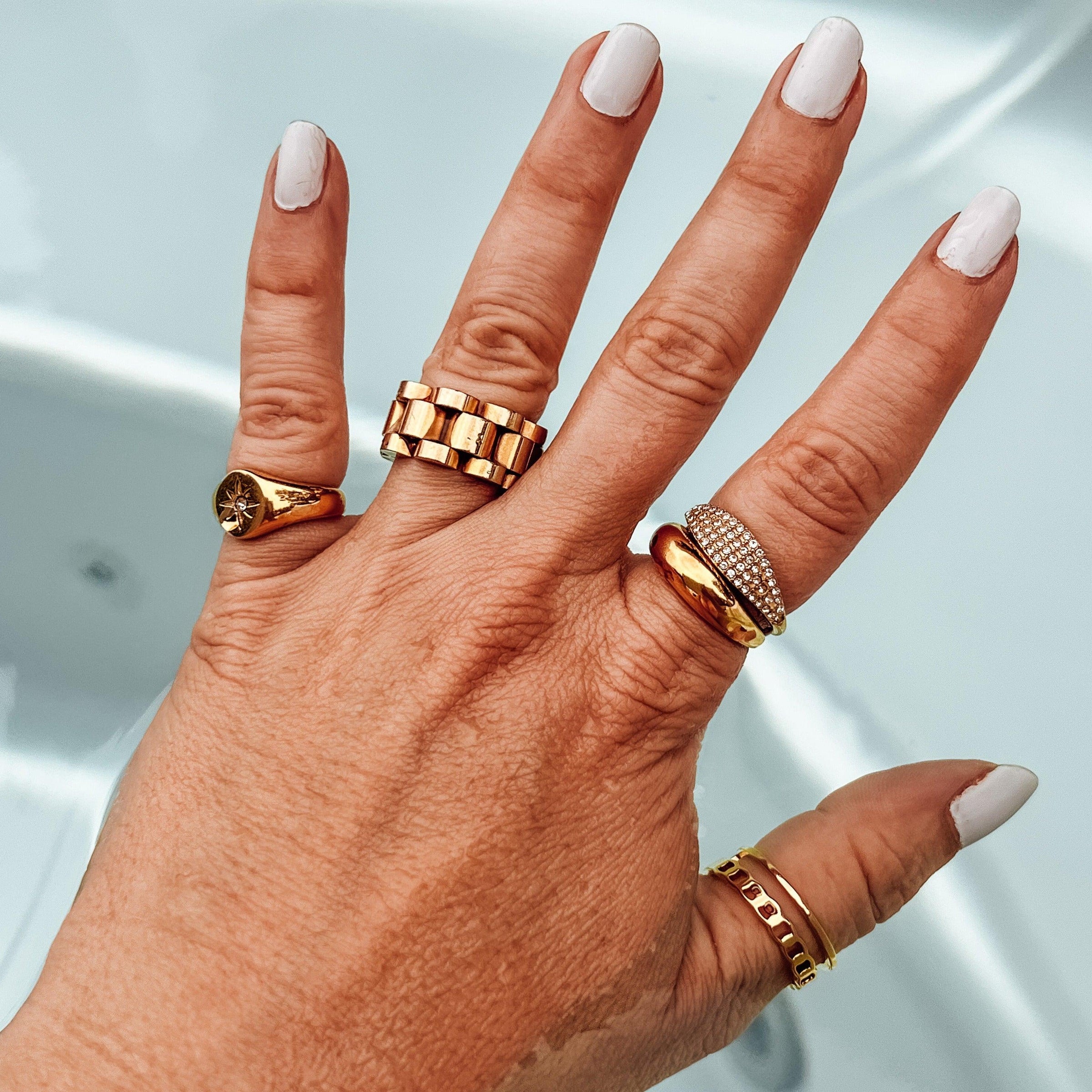 Claire Signet Ring - Nanda Jewelry